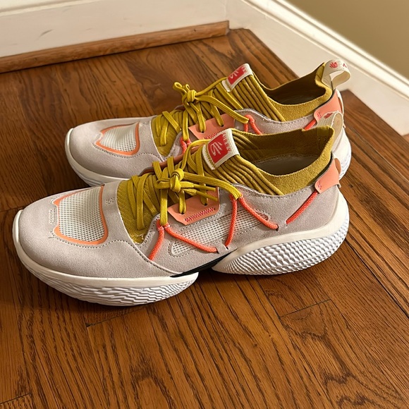 Other - Under Armour Curry Flow Cozy unisex running shoes-never worn